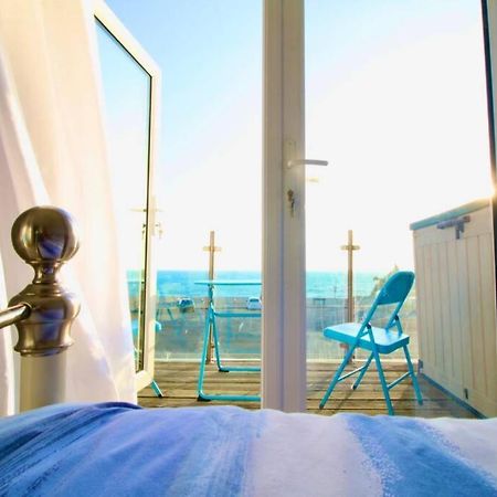 Serenity "Your Calm Seafront Retreat" By Air Premier シーフォード エクステリア 写真